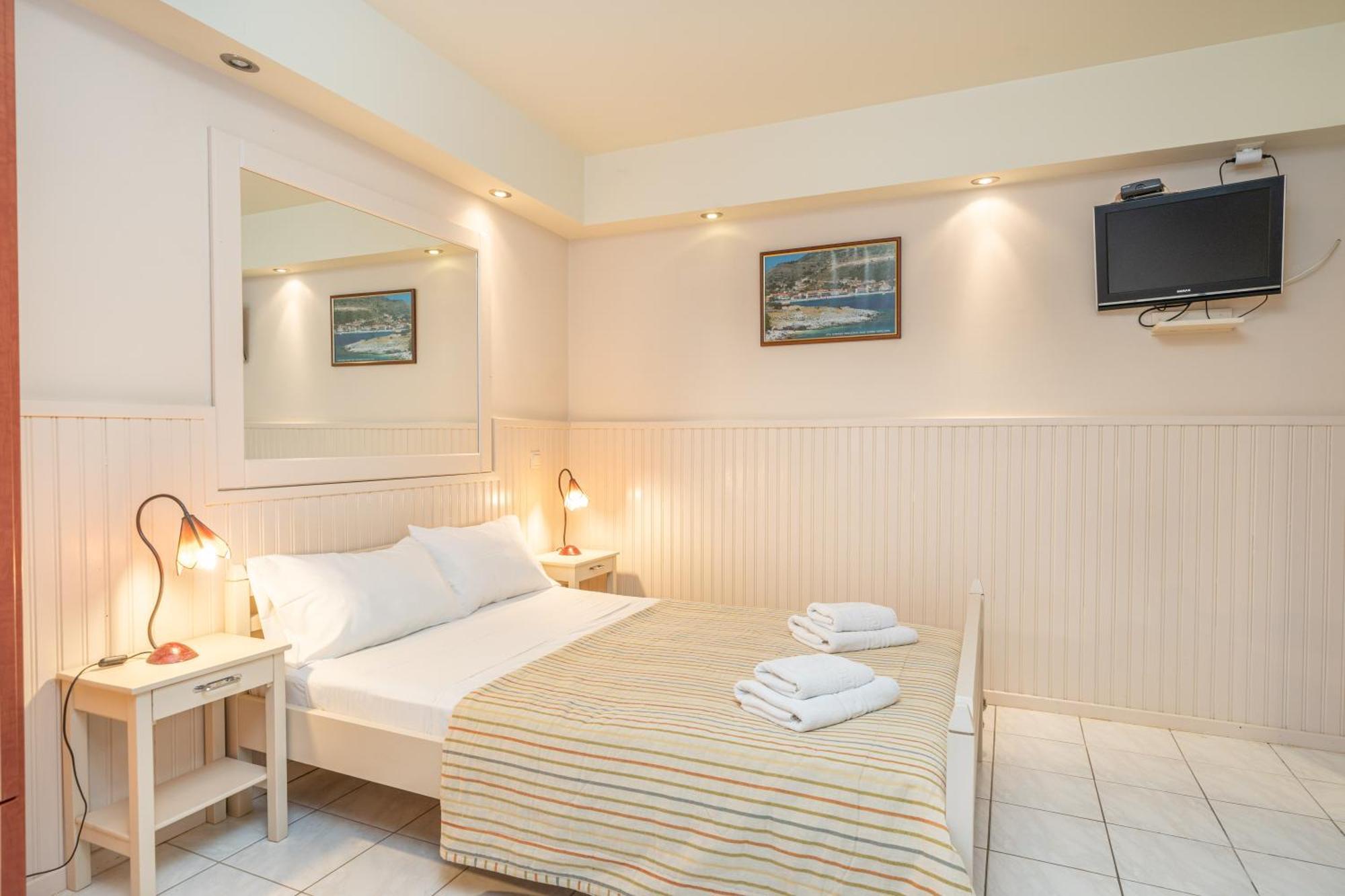 Makis Village-Apartments Agia Efimia Exterior photo